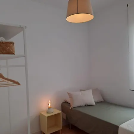 Compartido Hab Privadas Playa De La Caleta كاديز