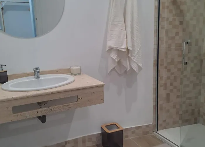 Compartido Hab Privadas Playa De La Caleta カディス