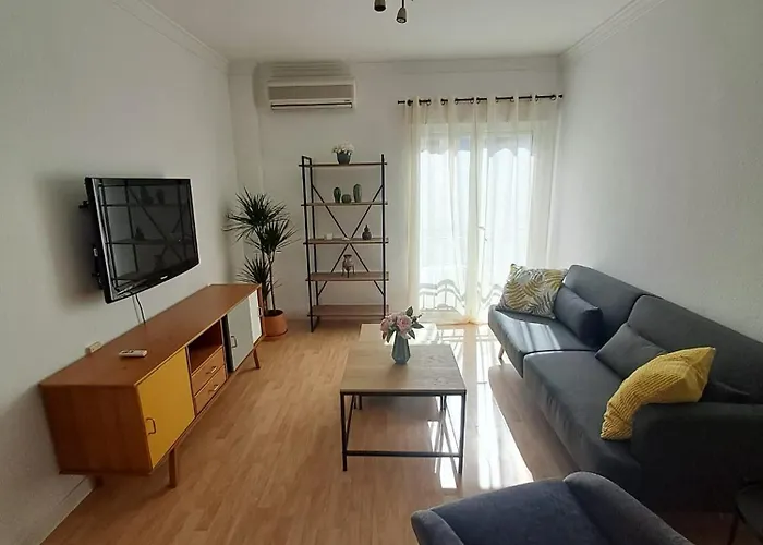 Compartido Hab Privadas Playa De La Caleta ホームステイ *