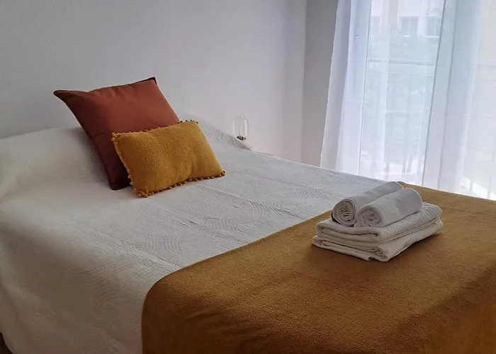 ホームステイ Compartido Hab Privadas Playa De La Caleta *